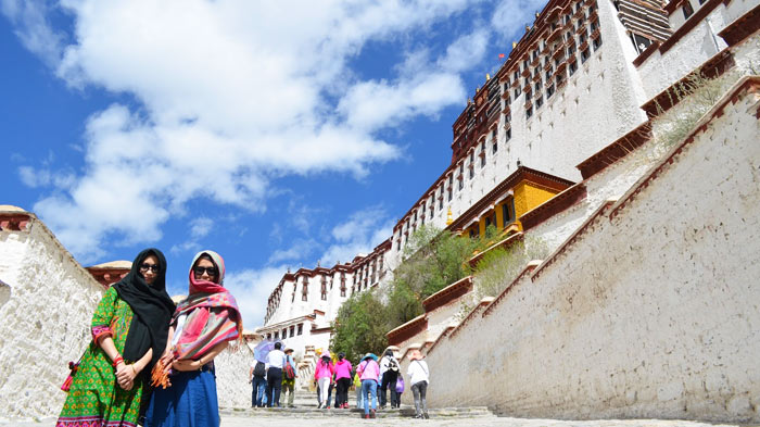 It's advisable to dress in layers while touring Tibet.