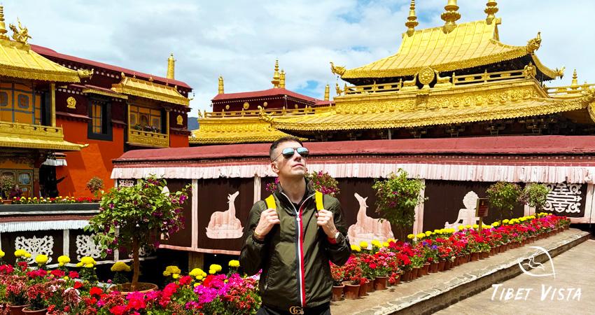 Visit Jokhang Temple