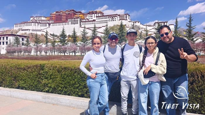 Join our Tibet samll group tour and visit Potala Palace