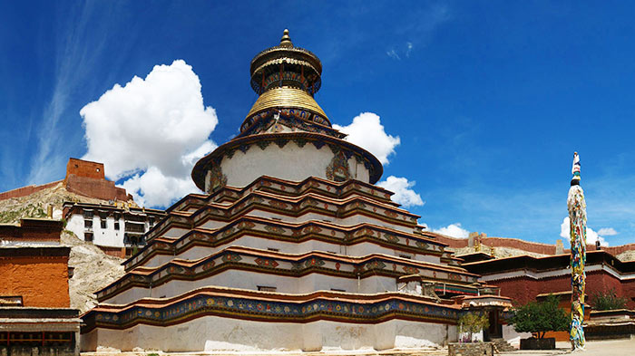  Kumbum Stupa 