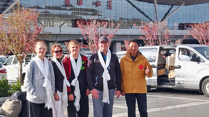 Lhasa airport pickup service