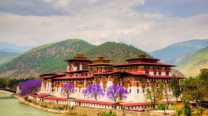 You can easily see tall, grandiose ridges, magnificent images in Bhutan.