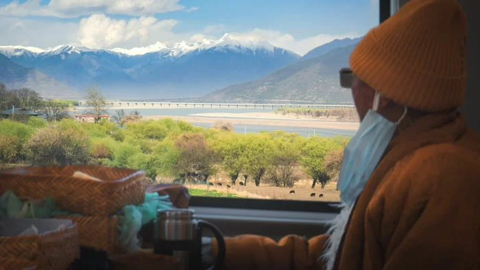 train to Tibet