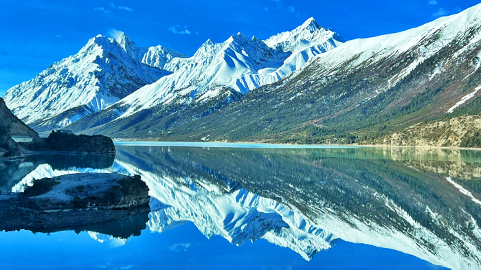 The tranquil Ranwu Lake