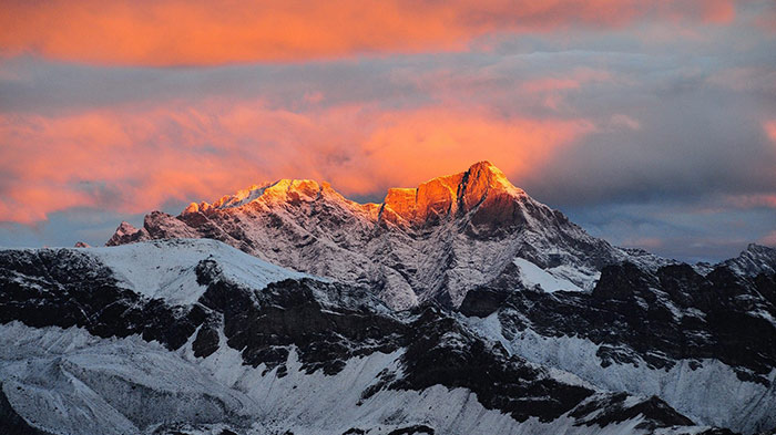 Stunning Sunset over Mount Everest