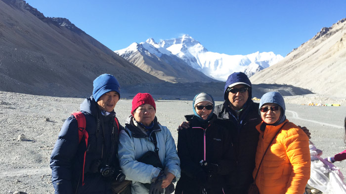  Capturing a clear view of Mt.Everest in spring