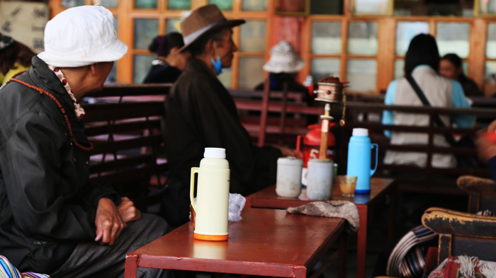 Visit Tibetan Teahouse in Lhasa