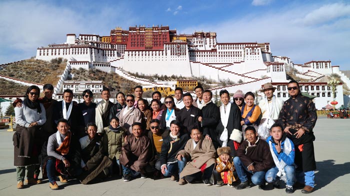  Tibet Vista Annual Guide Award 