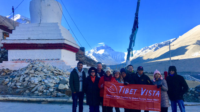 Viewing Mt.Everest peak from Rongbuk Monastery in February