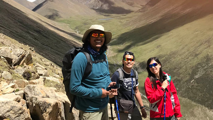 Our clients are enjoying their trekking in August in Shannan, Tibet.