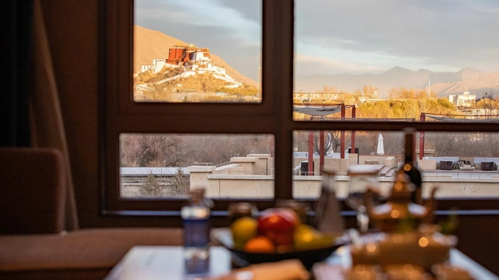 Lhasa hotel in winter discounts