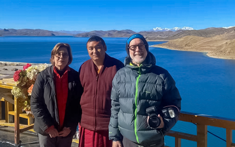 8 Days Senior-friendly Nyingchi Lhasa Yamdrok Lake Tour