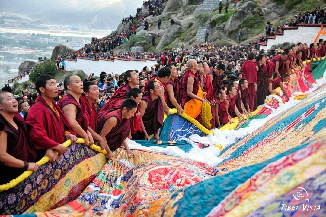 Dramatic huge Thangka unfolding during Shoton Festival in Lhasa