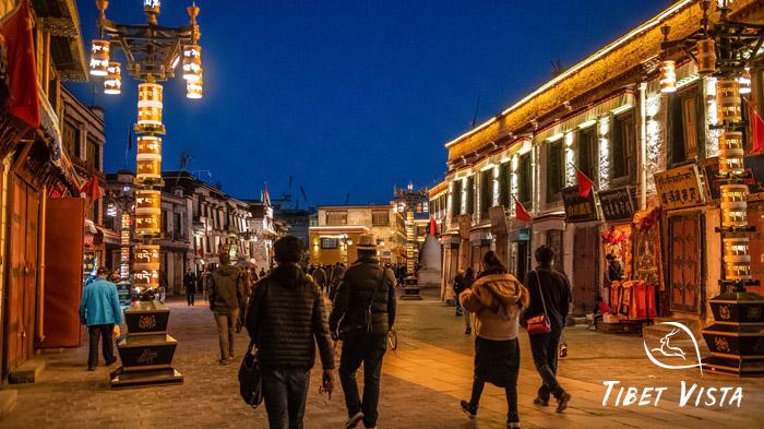 Enjoy the Barkhor Street kora at night