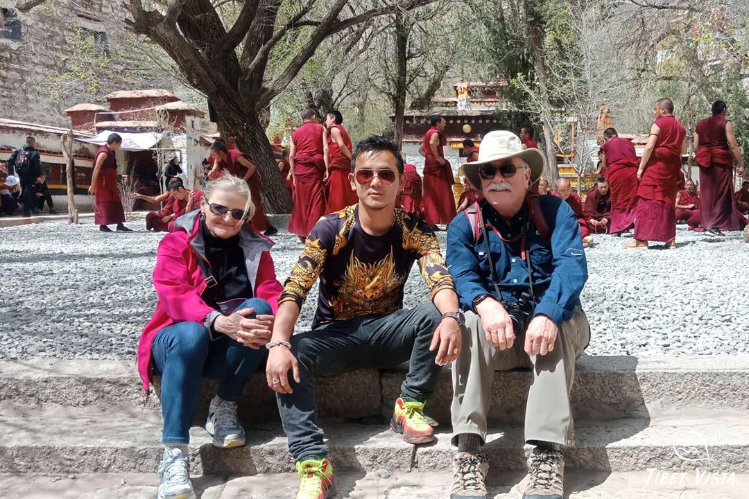 Enjoy dramatic Tibetan monk debate in Sera Monastery
