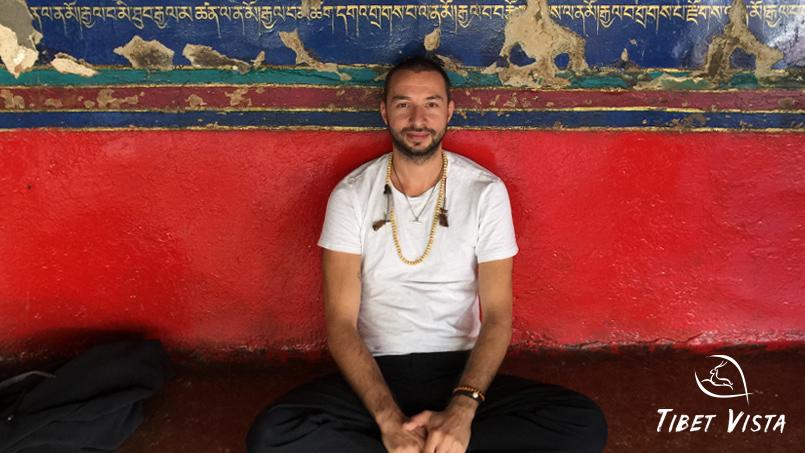 enjoy inner peace by meditation in lhasa