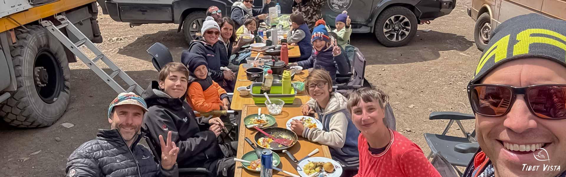 enjoy lunch during tibet self drive tour in oct