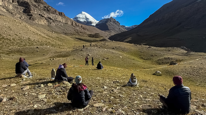 meditate around holy mount kailash during pilgrimage
