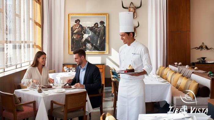 The refined and luxurious restaurants in The St. Regis Lhasa Resort
