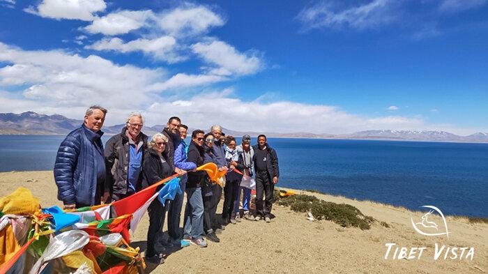 took photos with Lake Mansarovar