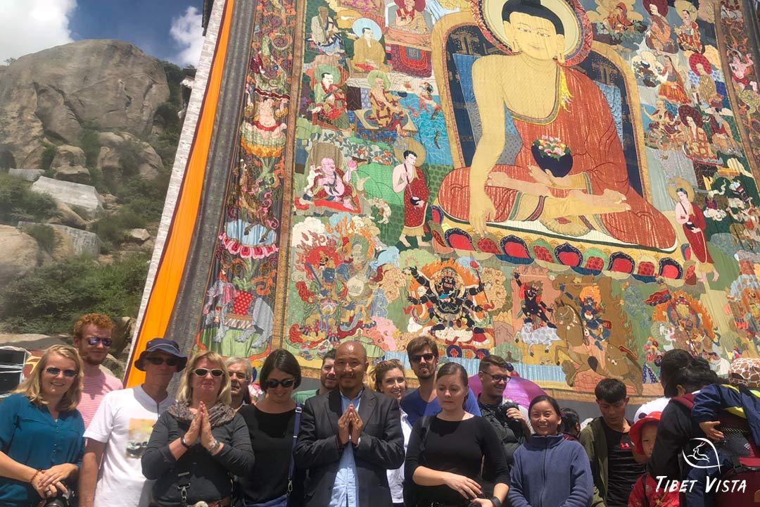 Experience lively Shoton Festival in Drepung Monastery in Lhasa in Summer