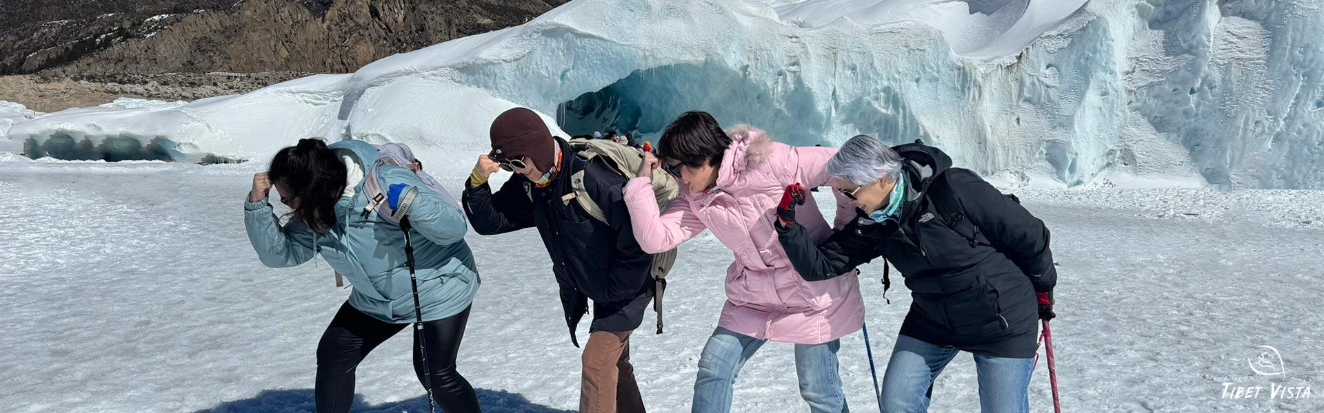 explore laigu glacier in april