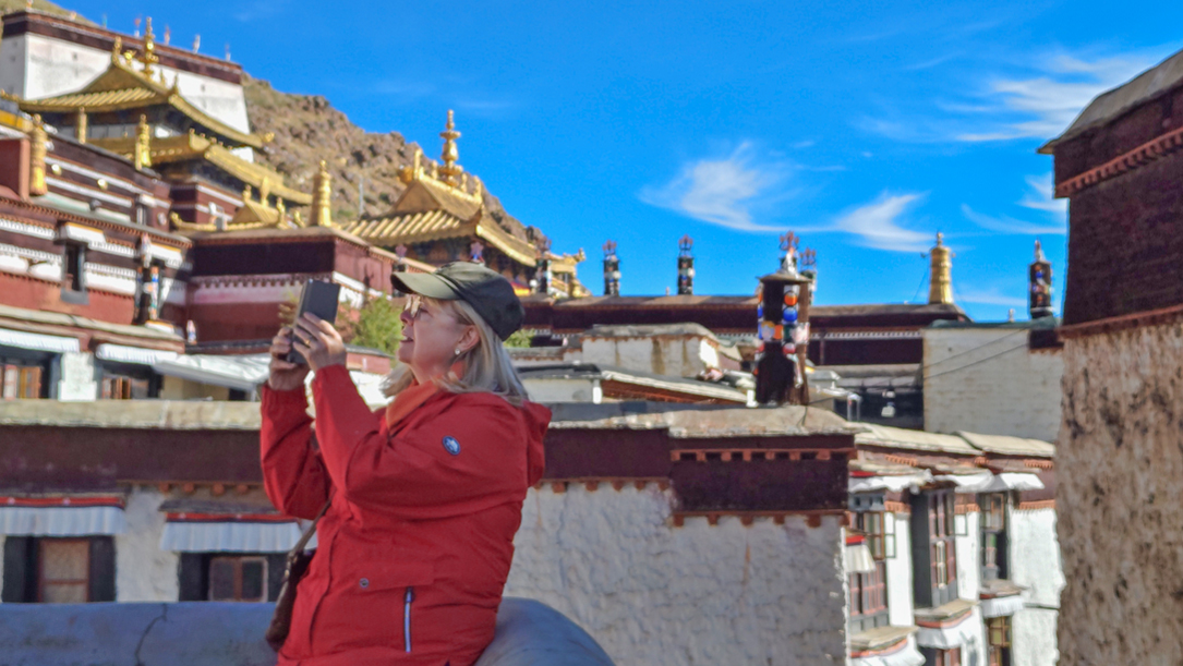 explore tashilhunpo monastery in shigatse in autumn