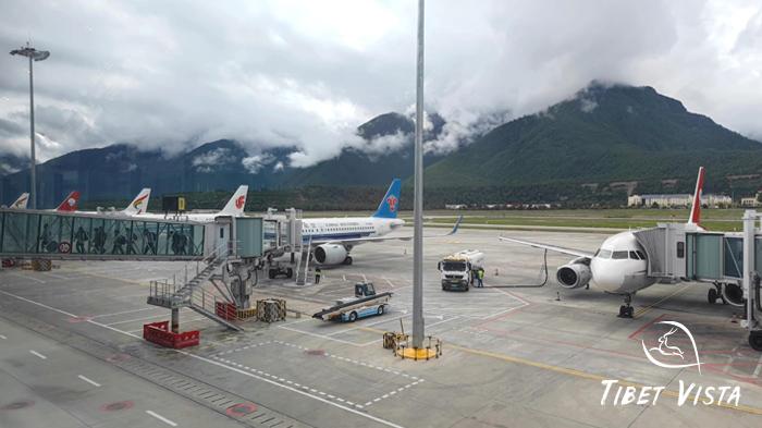 Flights arrive in Nyingchi Mainling Airport