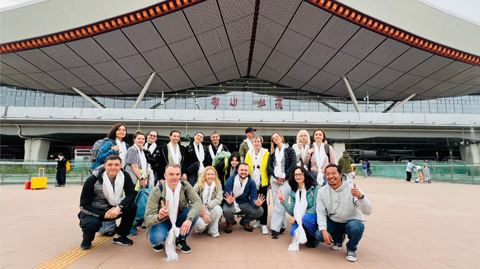 greet guests at Lhasa Airport