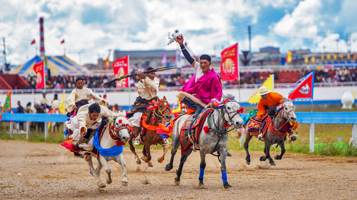 Khampa men horsemanship