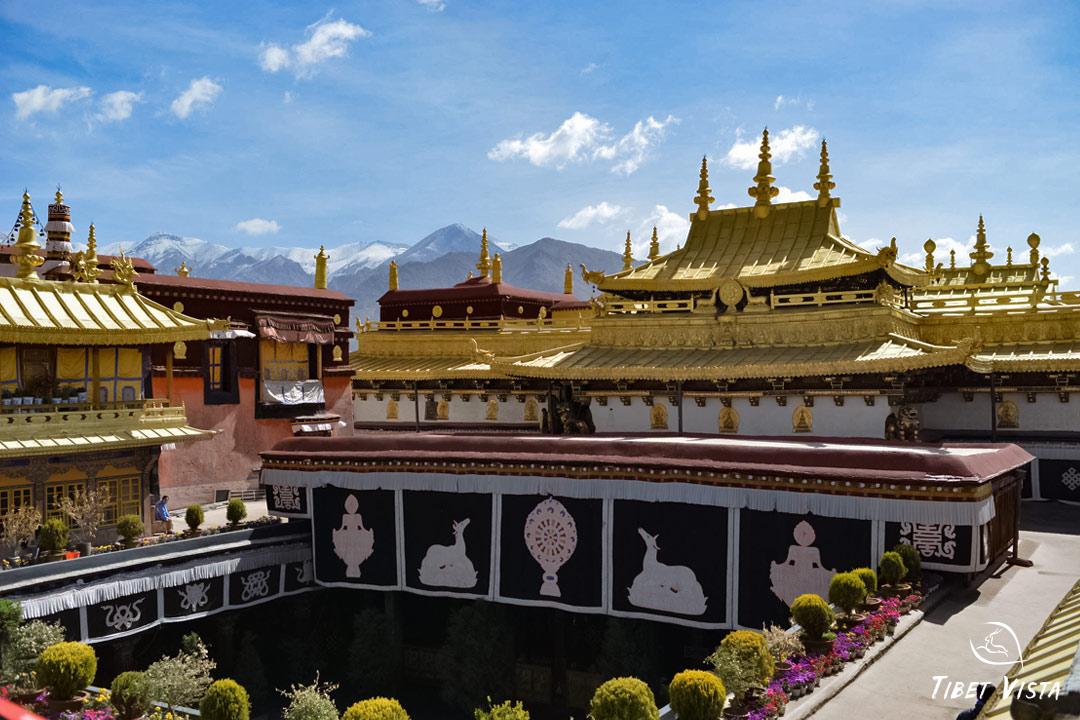 Jokhang Temple the holiest buddhist site in Lhasa