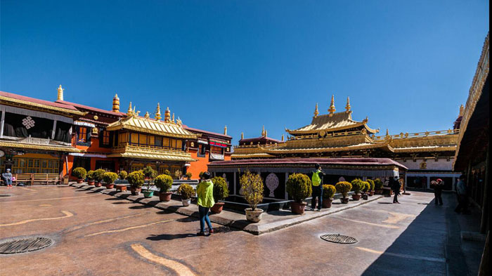 Nangkhor Kora is the closest and holiest kora in Tibet