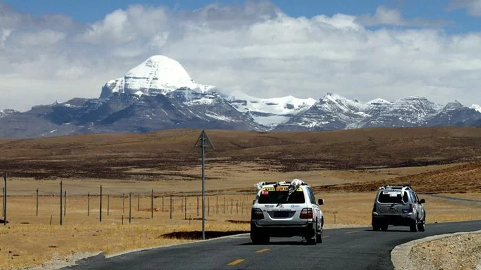 Lhasa to Mount Kailash overland