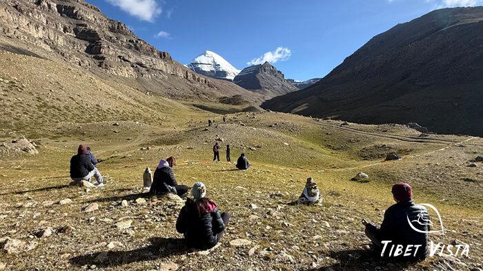 meditate before mount kailash