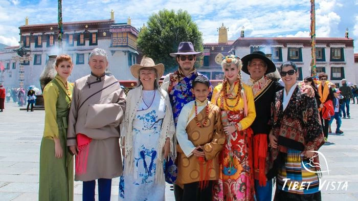 Our guests take great photos in traditional dress at Barkhor Street