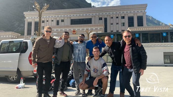  enjoy our smooth border transfer from Kathmandu to Tibet