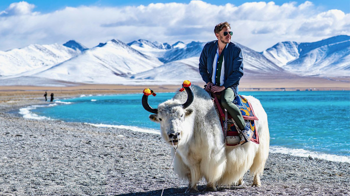 rode on a Tibetan yak to enjoy the amazing Namsto View