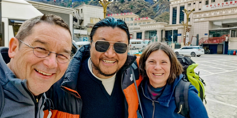 say farewell to our local Tibetan guide at Gyirong Port