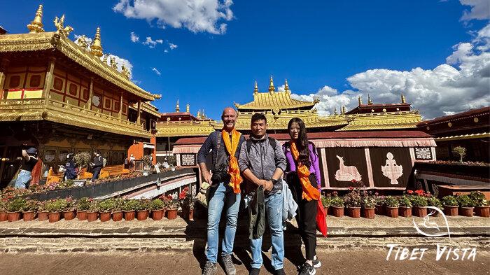 Our guests take photos on the golden roof terrace in Jokhang Temple