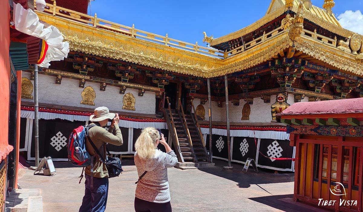 snap shots of jokhang temple architecture