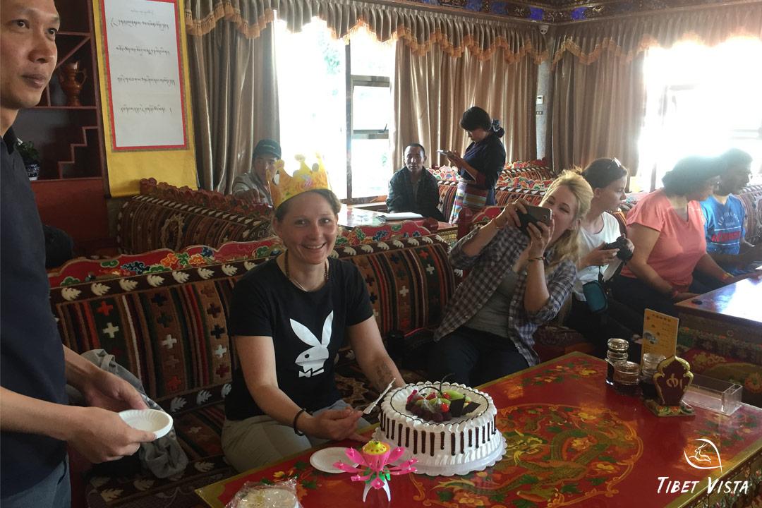 Spend birthday with tour group mates in Lhasa