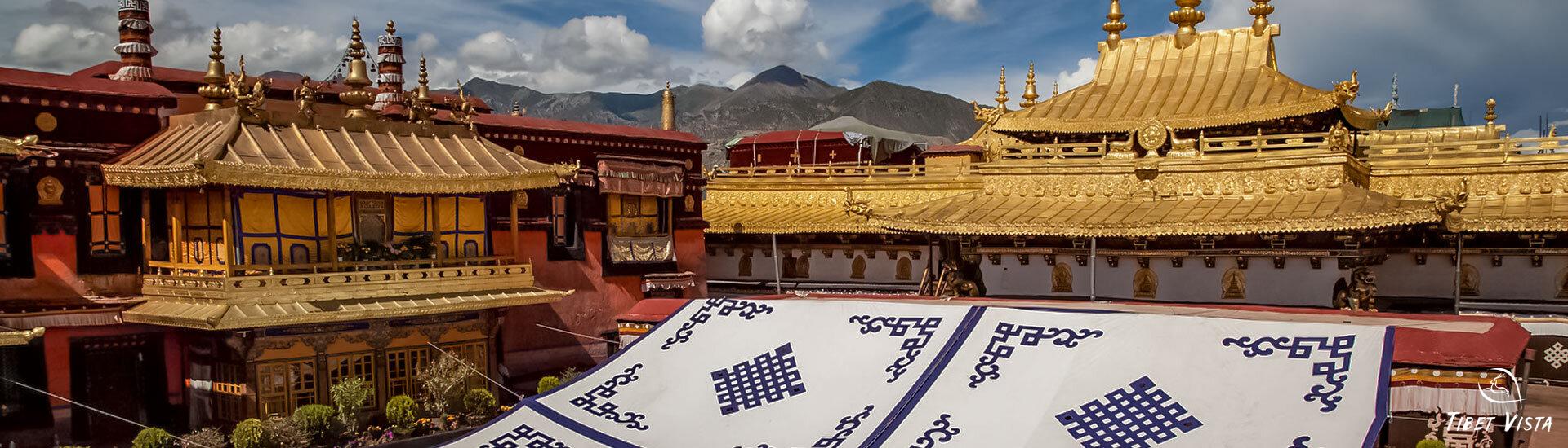 stunning golden roof of jokhang temple