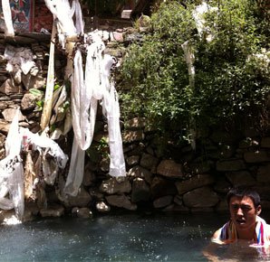 dezhong hot spring