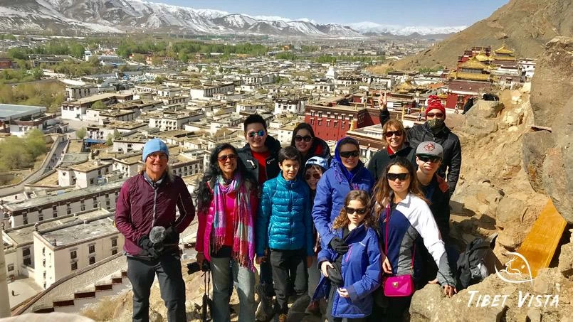 view shigatse dzong from hilltop