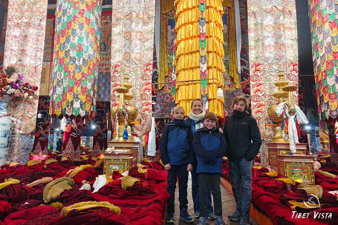 Visit Assembly Hall in Tibetan Monastery in Lhasa