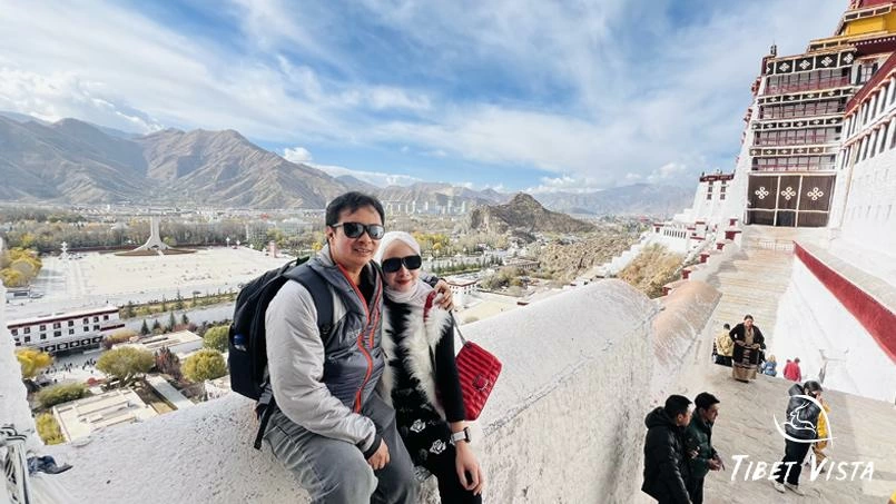 we have made it to potala palace in lhasa