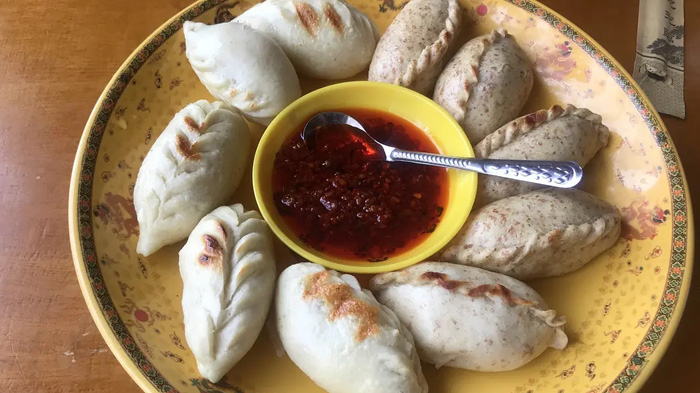 Tibetan momo with Tibetan hot chili dip