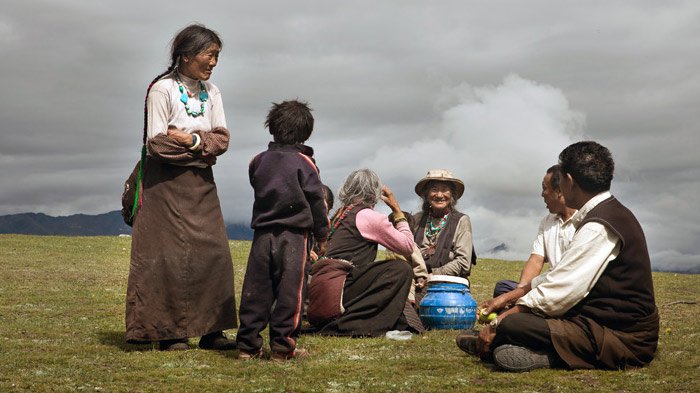Chatting with Tibetans