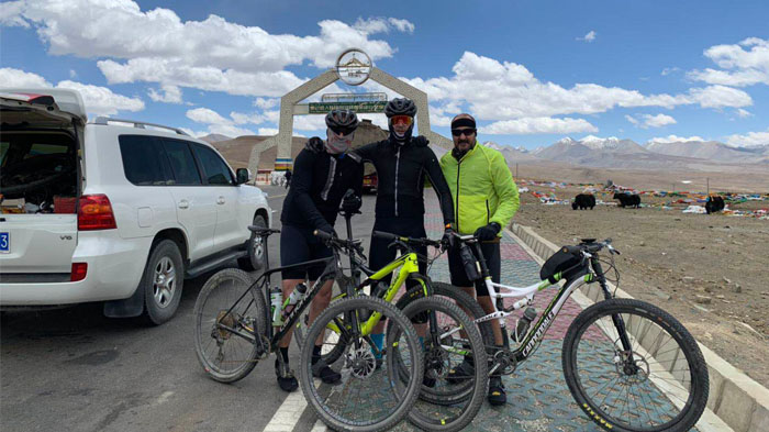 Cycling in Tibet 