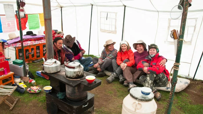 Visit Tibetan nomad tent